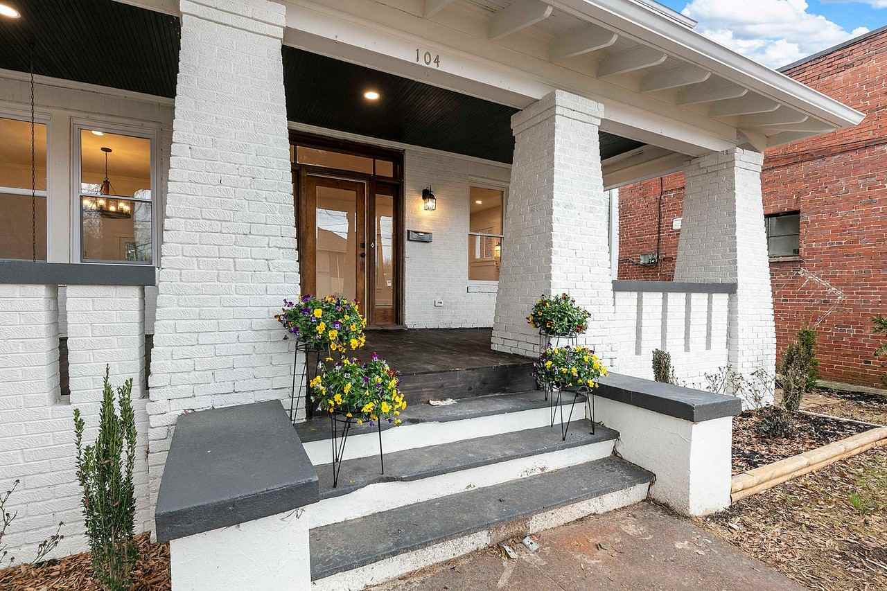 104 E Glenwood Ave - Photo 7 of 38