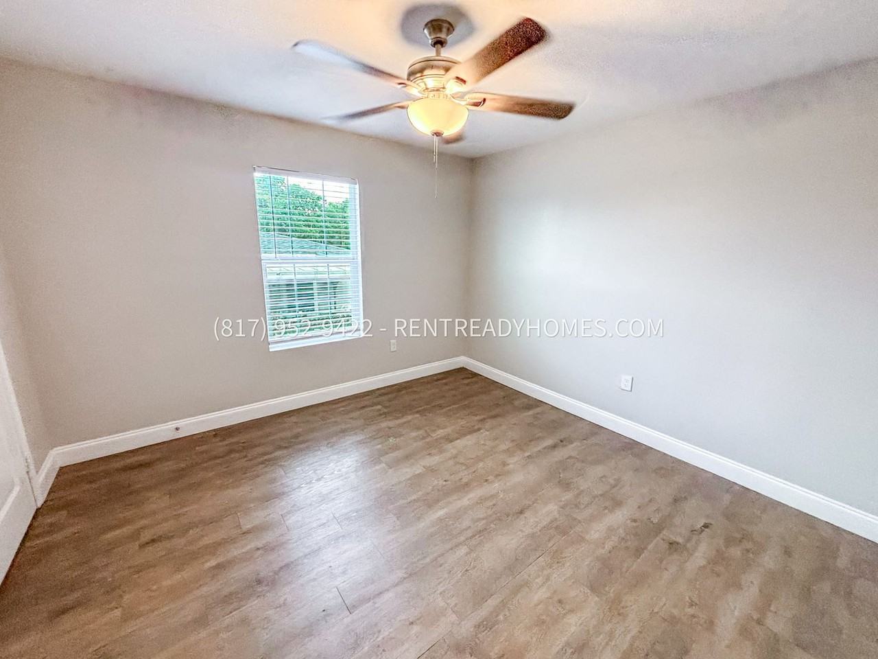 2312 Cass St - Photo 6 of 11