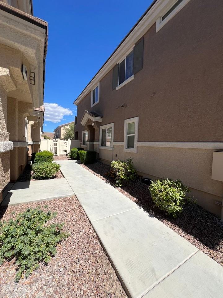 10086 Aspen Rose St #103 - Photo 2 of 22