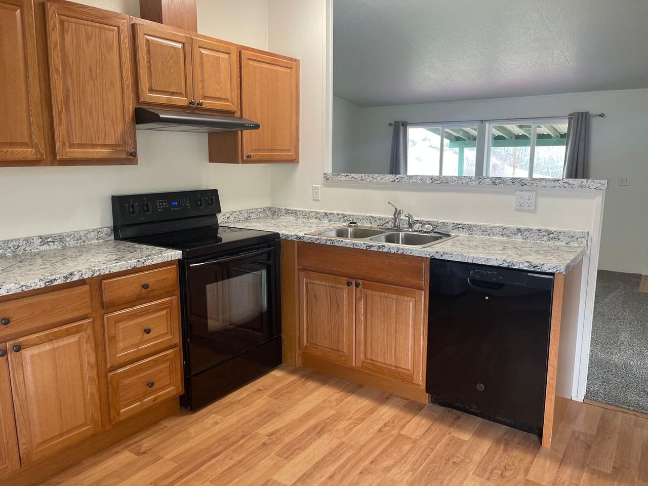 1481 Tozer Rd - Photo 5 of 21