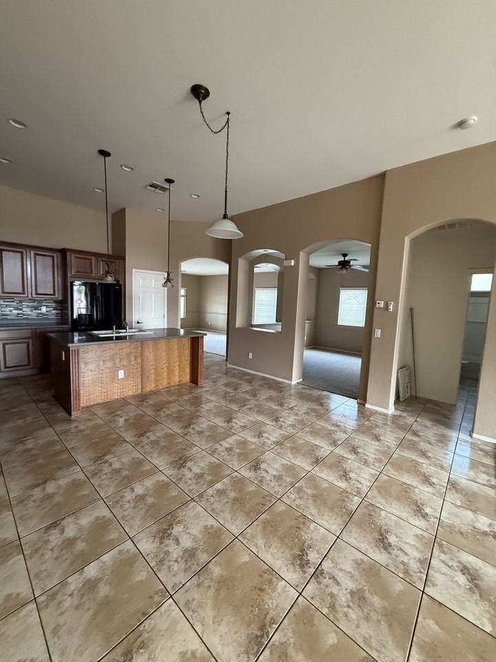 22165 N Celtic Ave - Photo 3 of 20