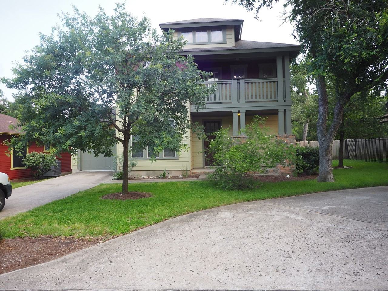 13604 Caldwell Dr #34 - Photo 4 of 29