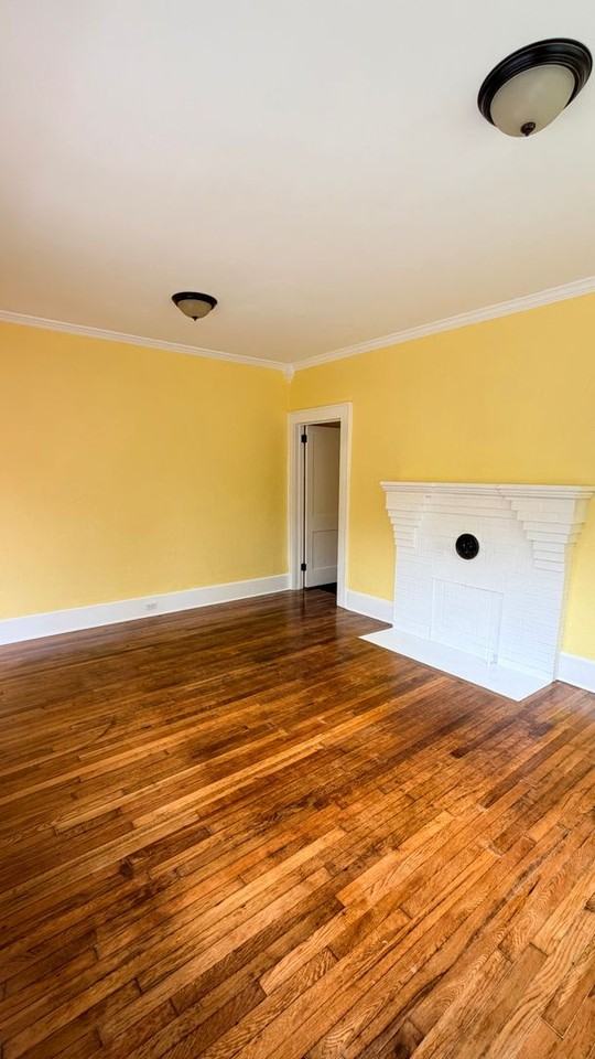 403 E Elm St - Photo 3 of 25
