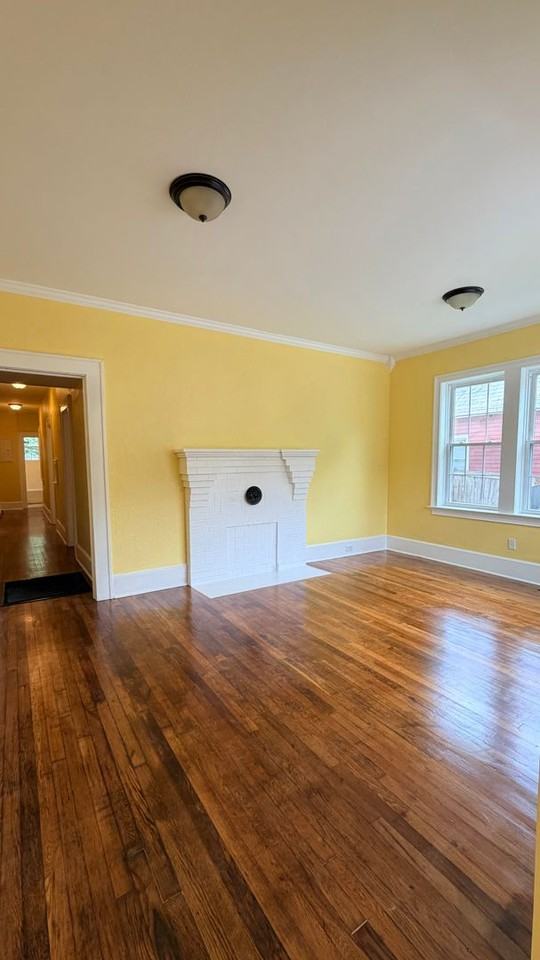403 E Elm St - Photo 4 of 25