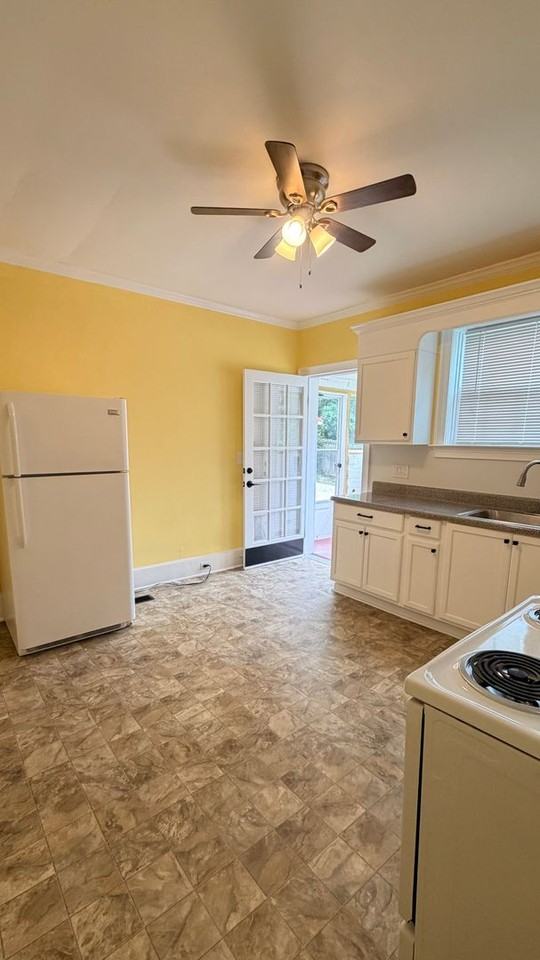 403 E Elm St - Photo 6 of 25