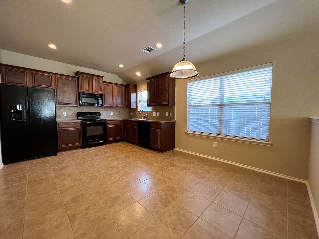 9605 Straightaway Dr - Photo 2 of 16