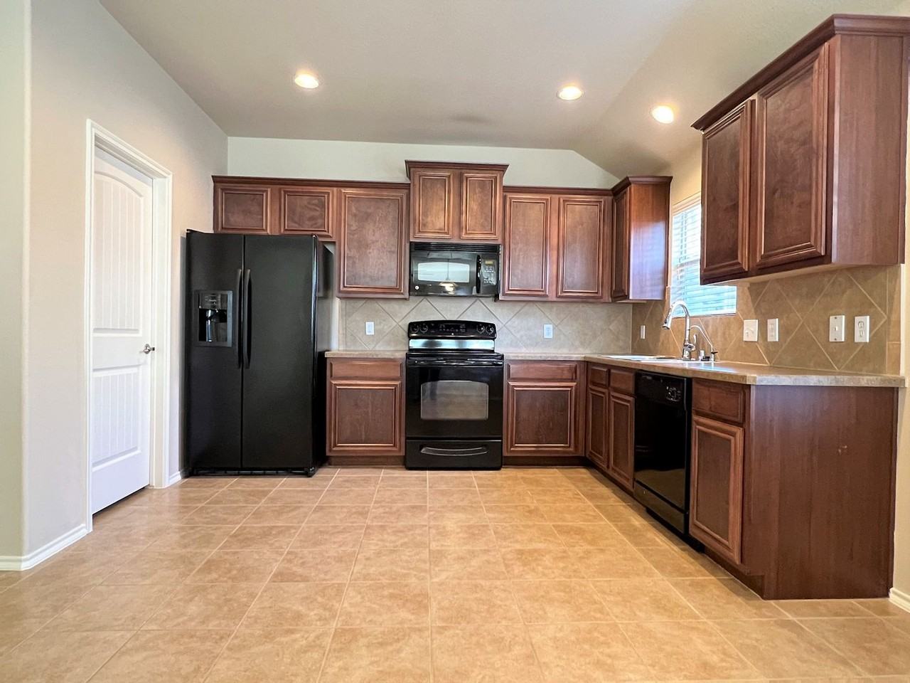 9605 Straightaway Dr - Photo 3 of 16
