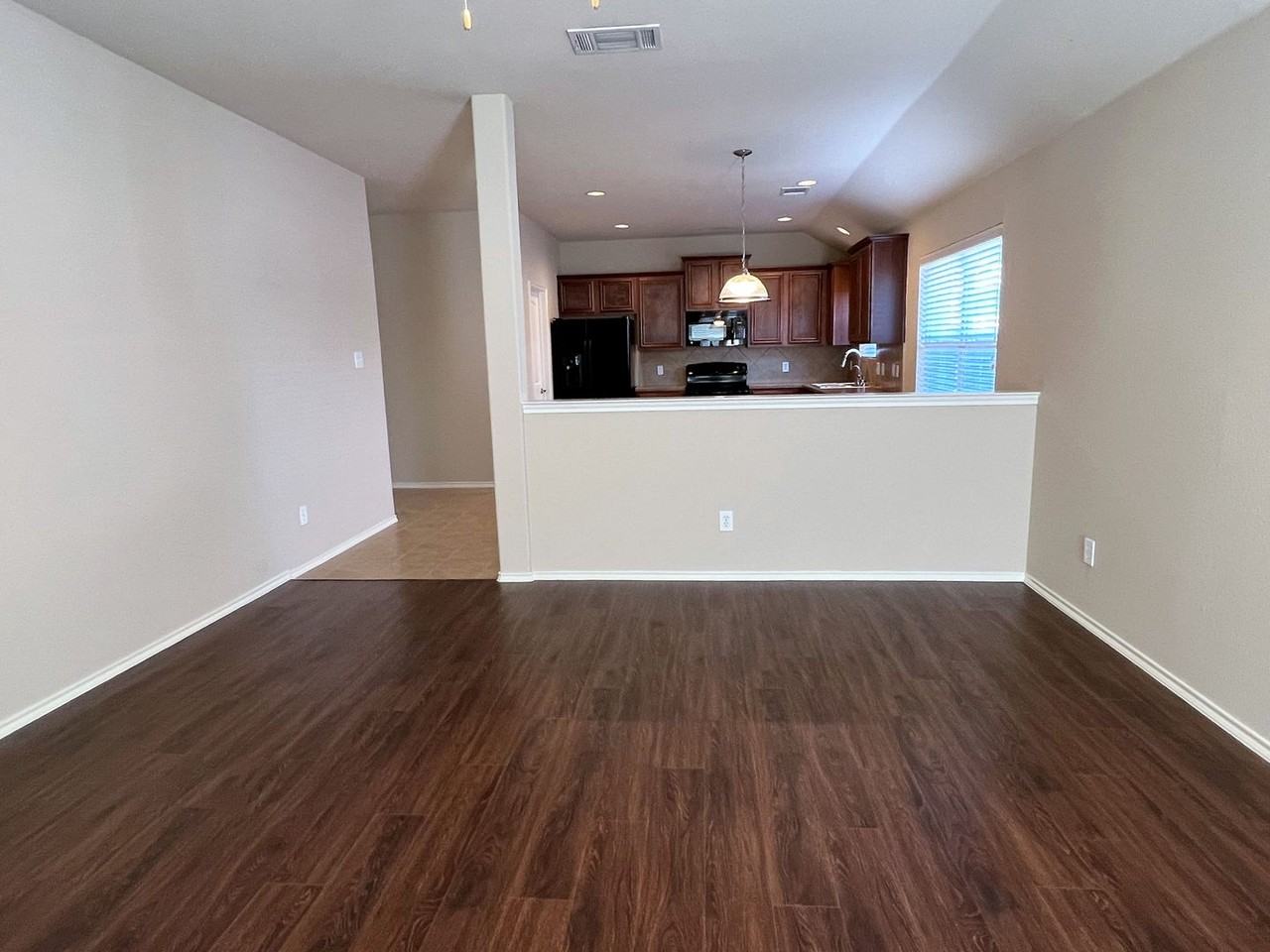 9605 Straightaway Dr - Photo 4 of 16
