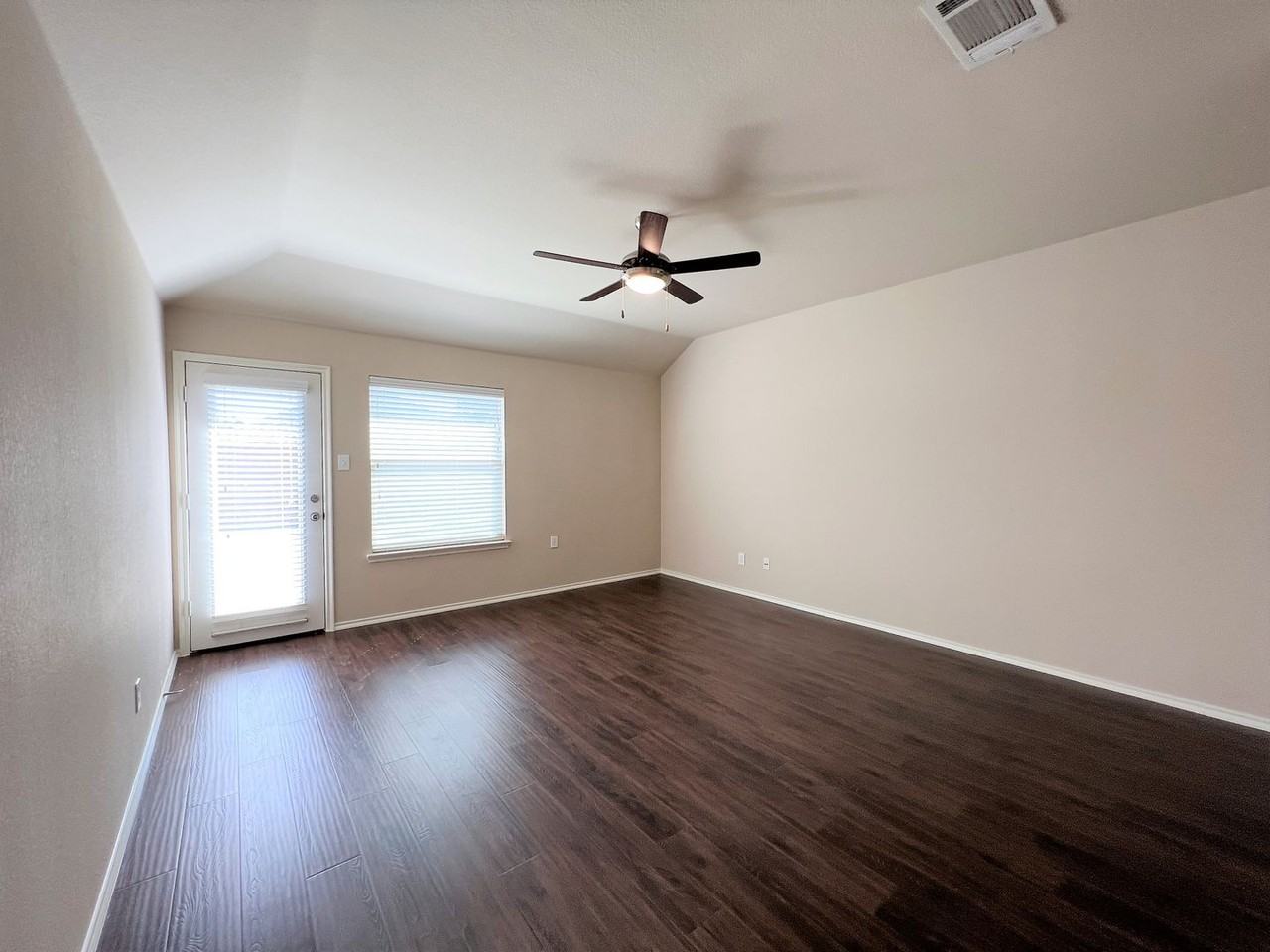 9605 Straightaway Dr - Photo 6 of 16