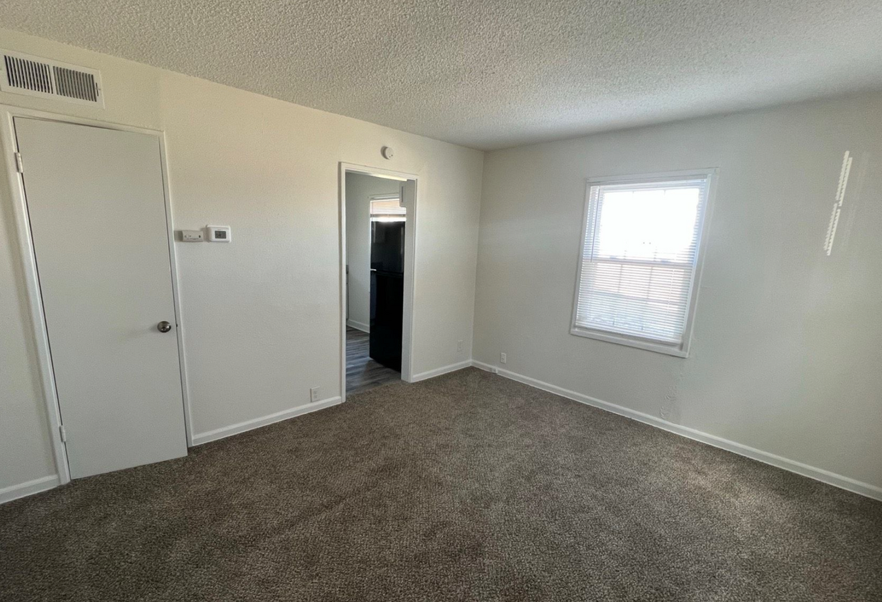 9500 Harrison St - Photo 2 of 14