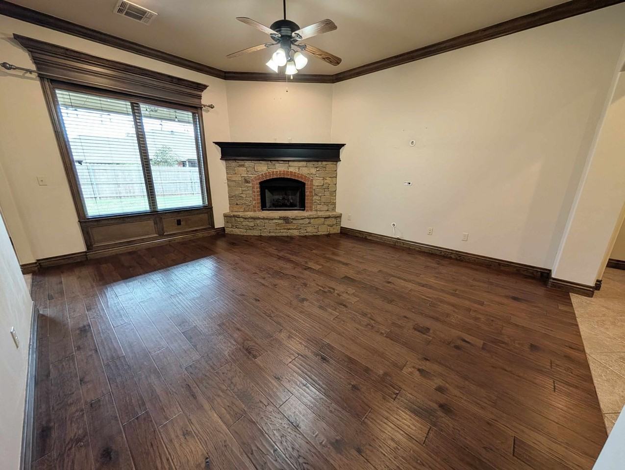 6405 Bent Wood Dr - Photo 4 of 24