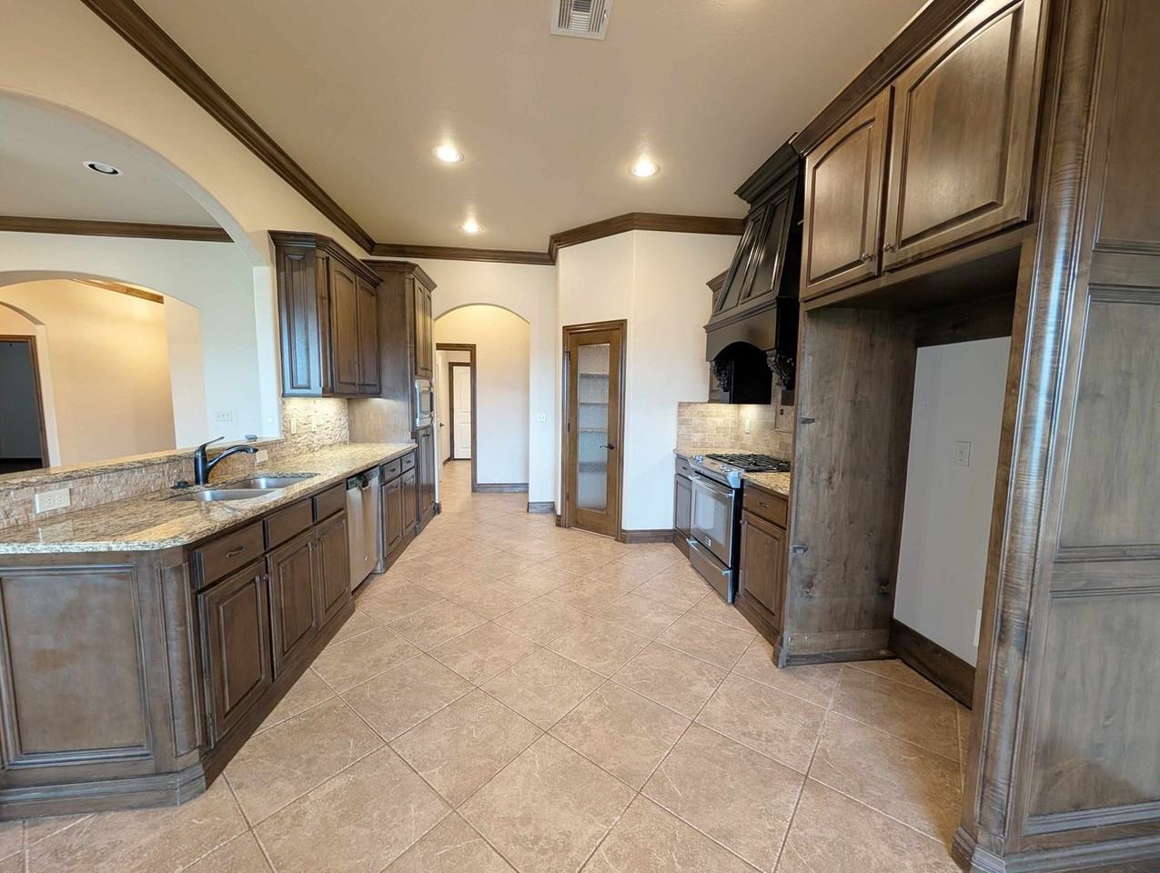 6405 Bent Wood Dr - Photo 6 of 24