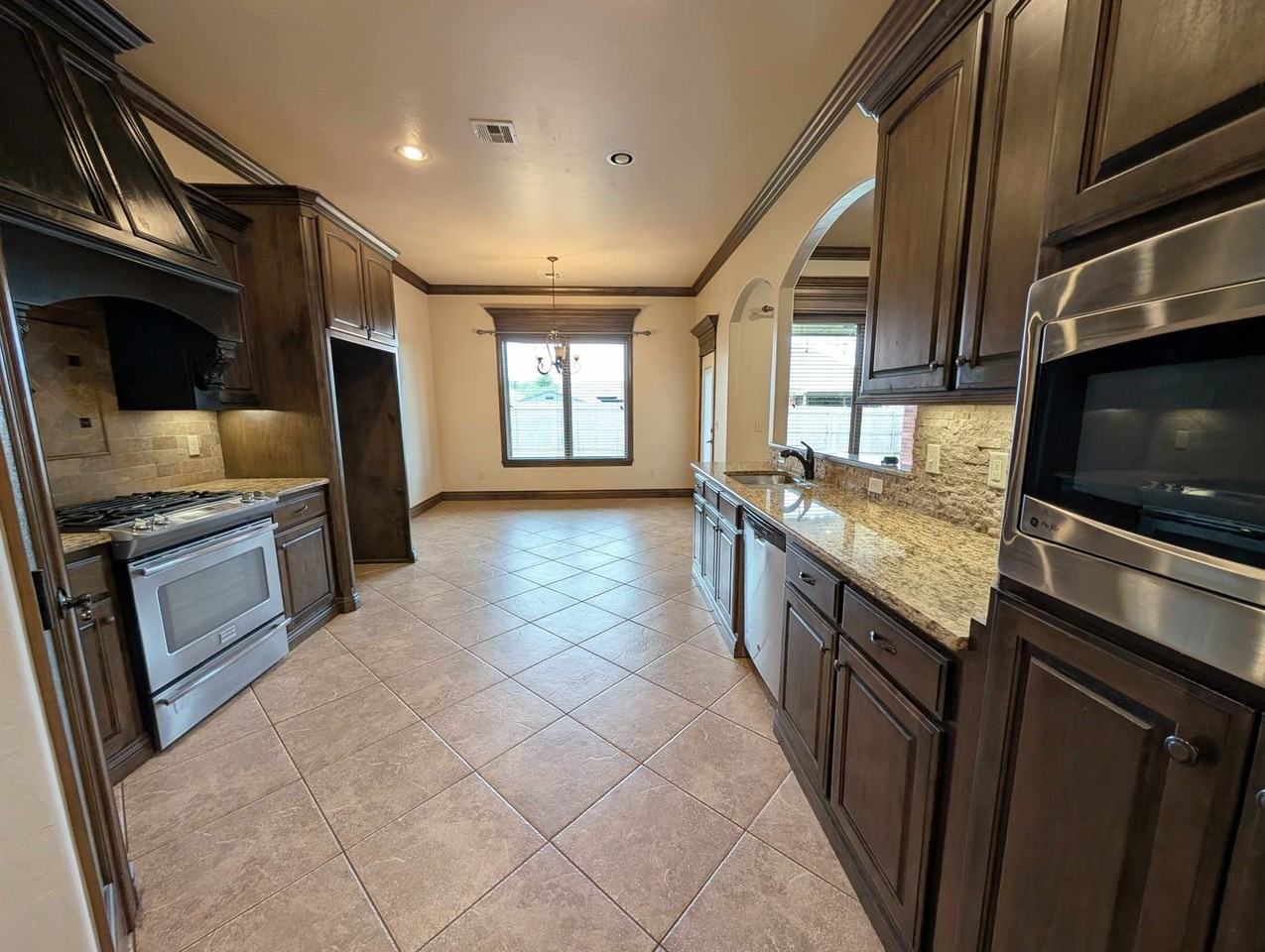 6405 Bent Wood Dr - Photo 7 of 24