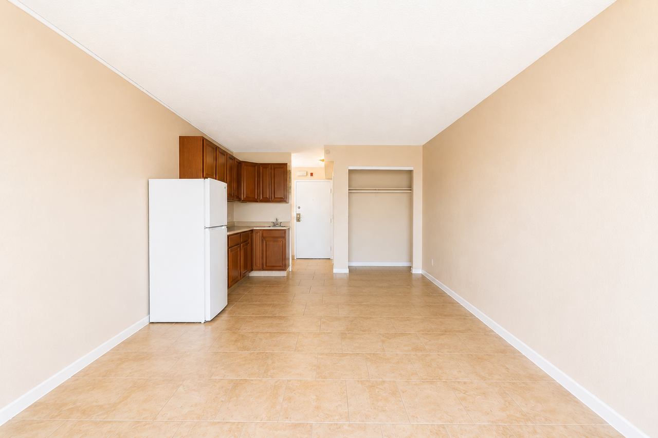 2043 S Atlantic Ave #514 - Photo 7 of 25