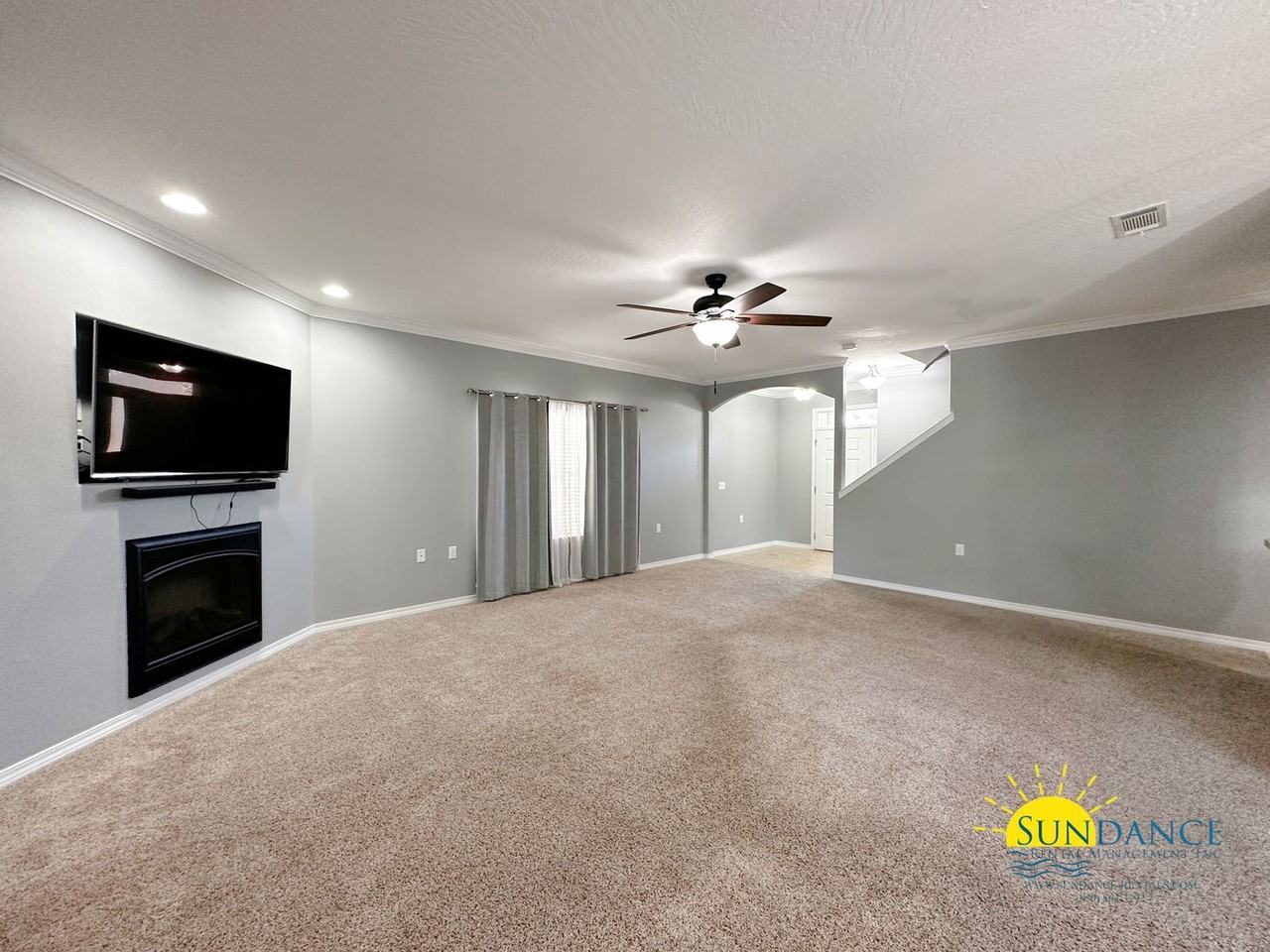 1588 Venice Ave - Photo 4 of 31