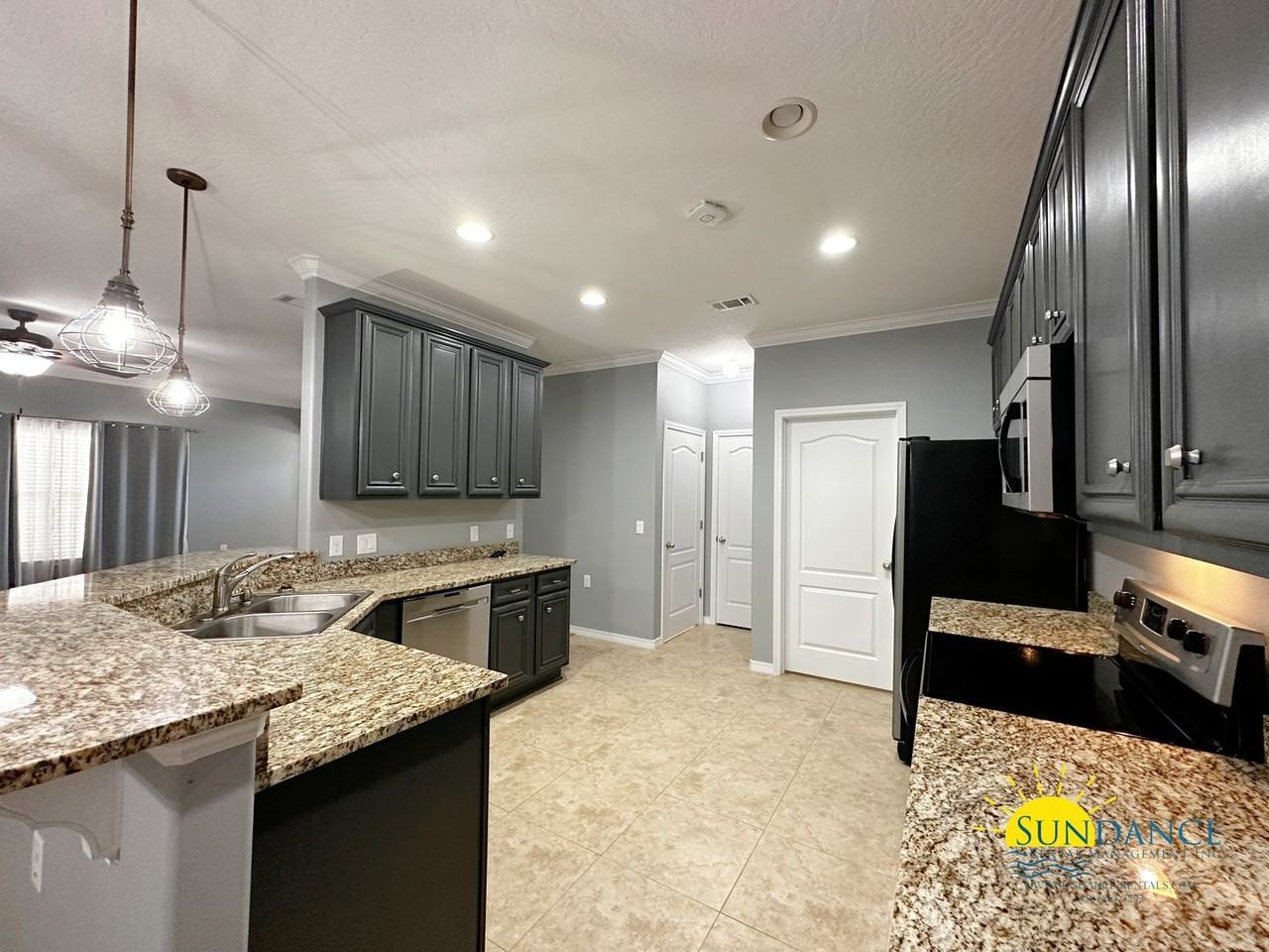 1588 Venice Ave - Photo 6 of 31