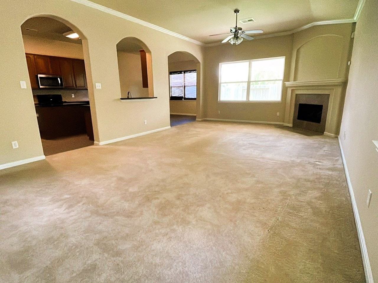 1014 Spring Lakes Haven Dr - Photo 2 of 24