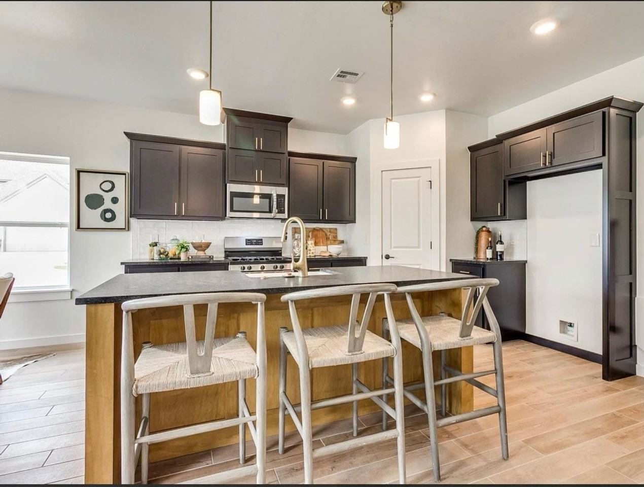 14500 Chambery Ct - Photo 3 of 8