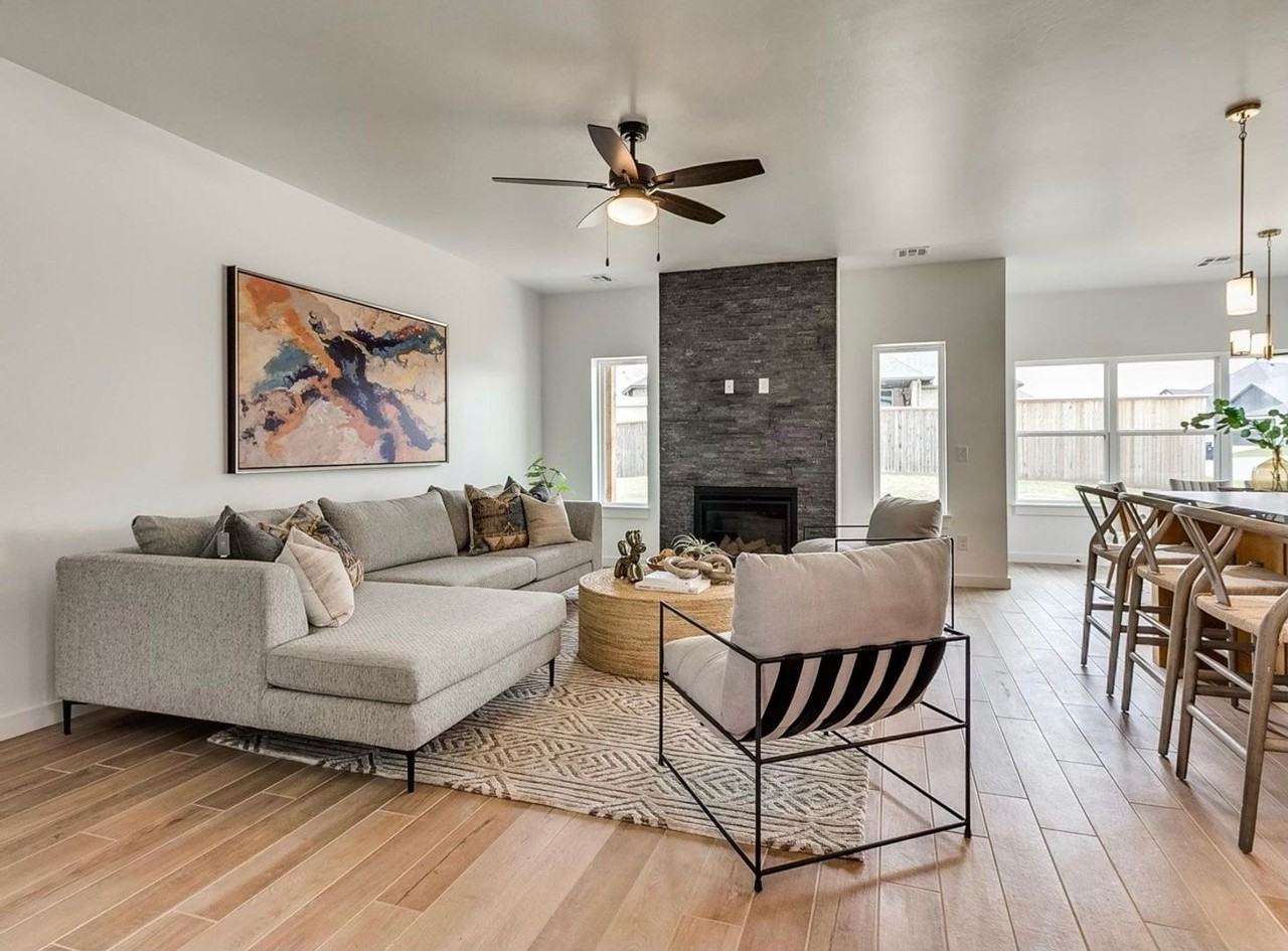 14500 Chambery Ct - Photo 4 of 8