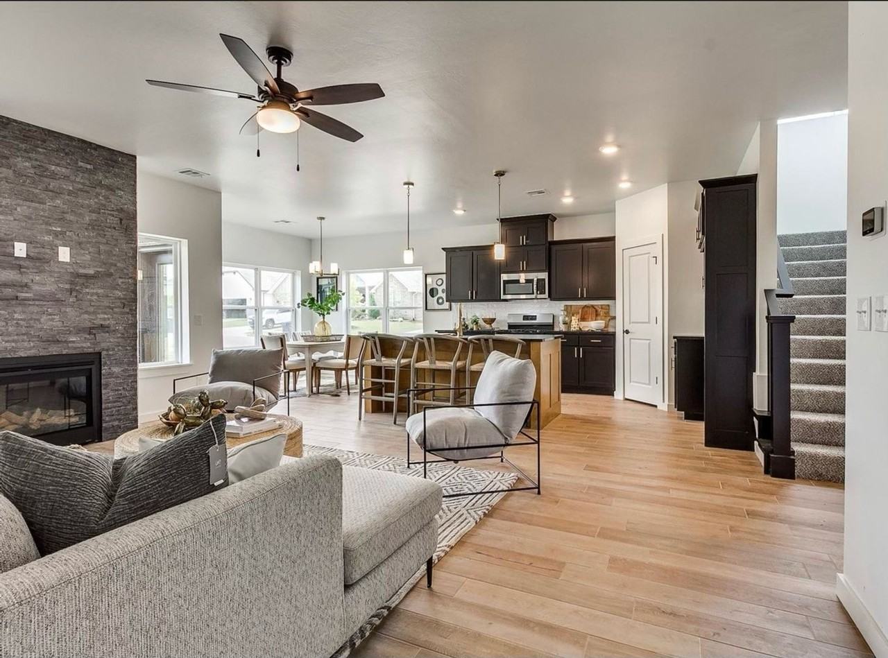 14500 Chambery Ct - Photo 6 of 8