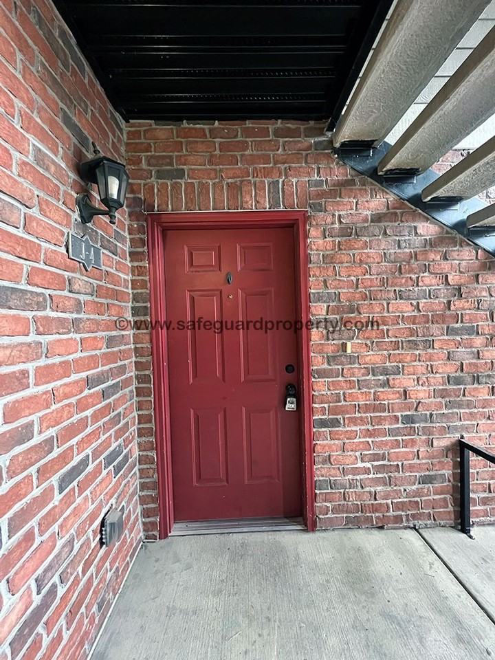 8248 S Resaca Dr ##J4 - Photo 2 of 17
