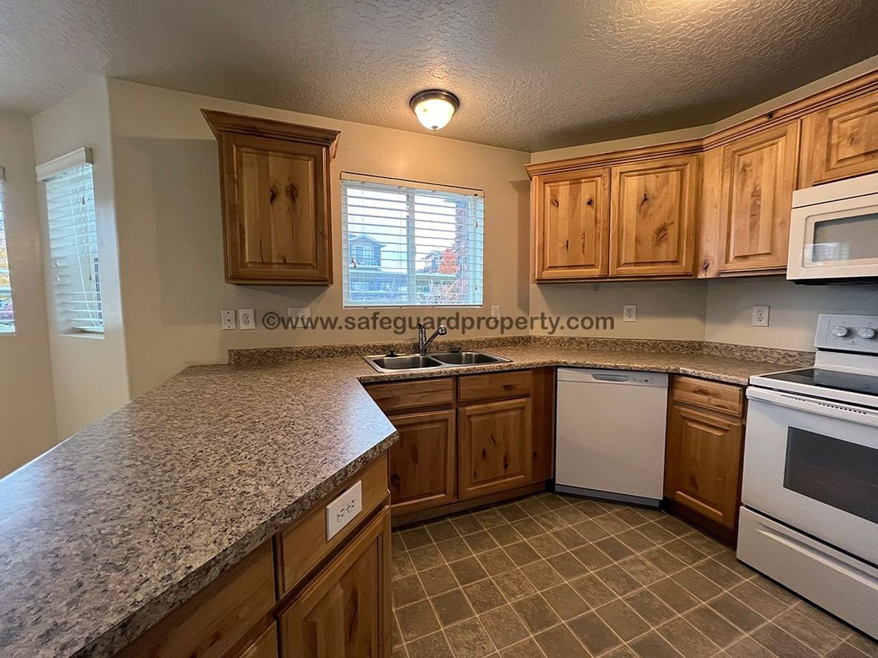 8248 S Resaca Dr ##J4 - Photo 7 of 17