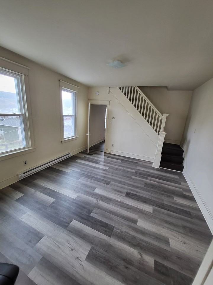 300 W Spruce St - Photo 4 of 22