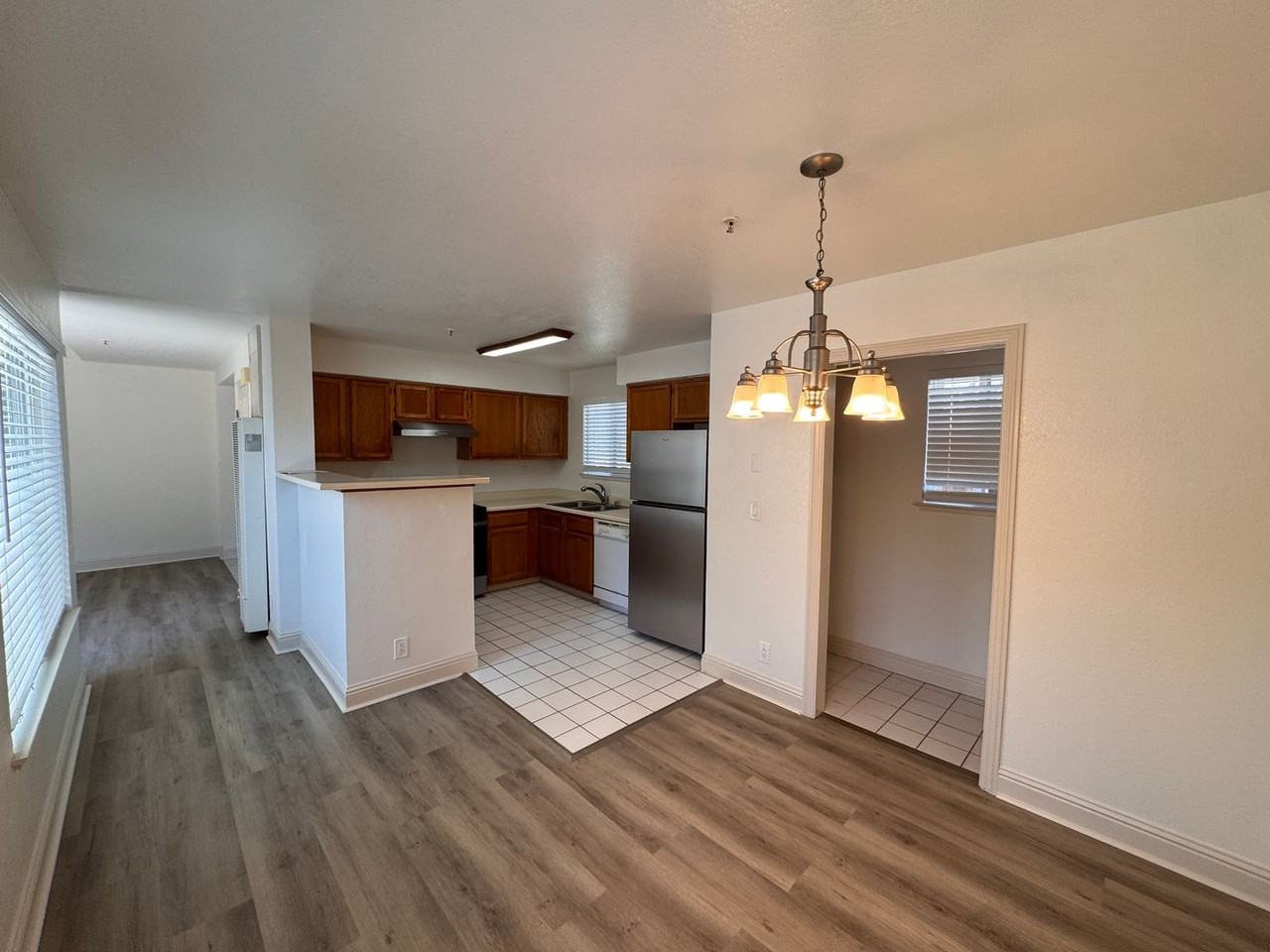 2056 Santa Rita St - Photo 4 of 16
