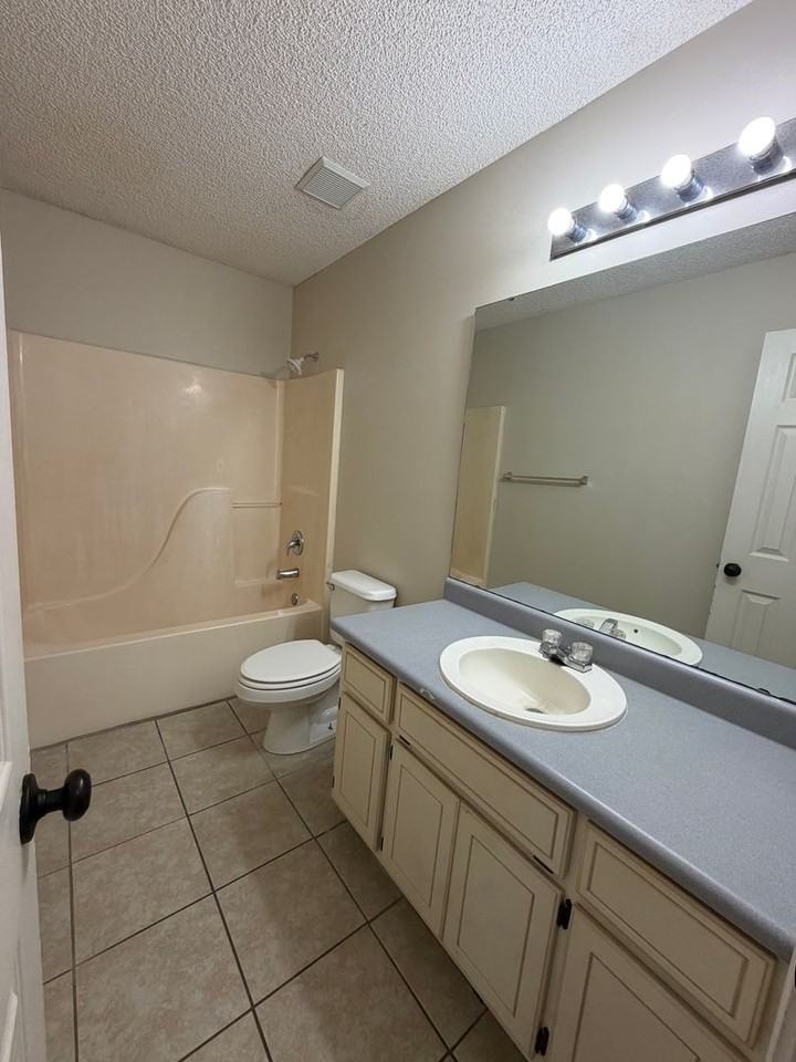 23 Talbot Ct - Photo 5 of 28