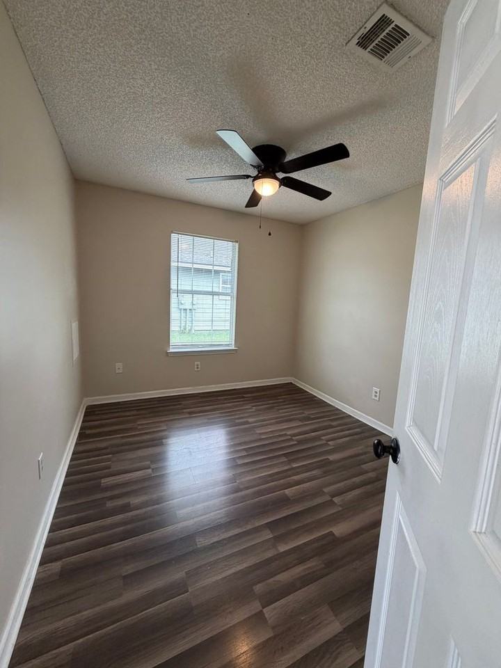 23 Talbot Ct - Photo 6 of 28