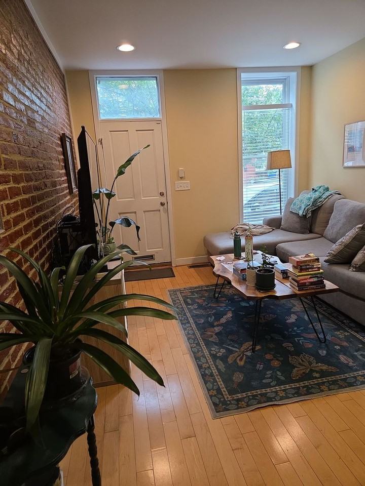 2518 Foster Ave - Photo 2 of 9