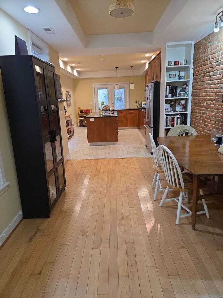 2518 Foster Ave - Photo 5 of 9