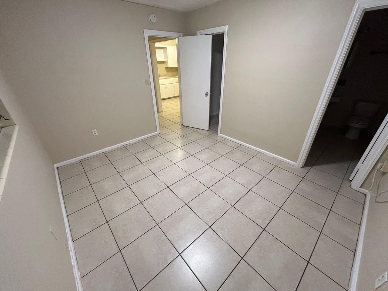 519 6th Ave W #1 - Photo 6 of 12