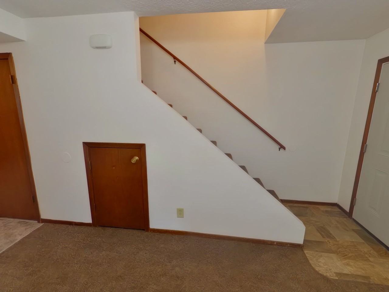 3227 S Illinois Ave #4 - Photo 3 of 10