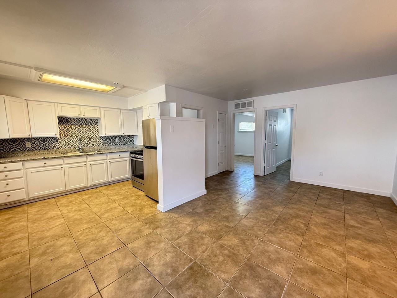 13913 N Palm St #12 - Photo 3 of 10