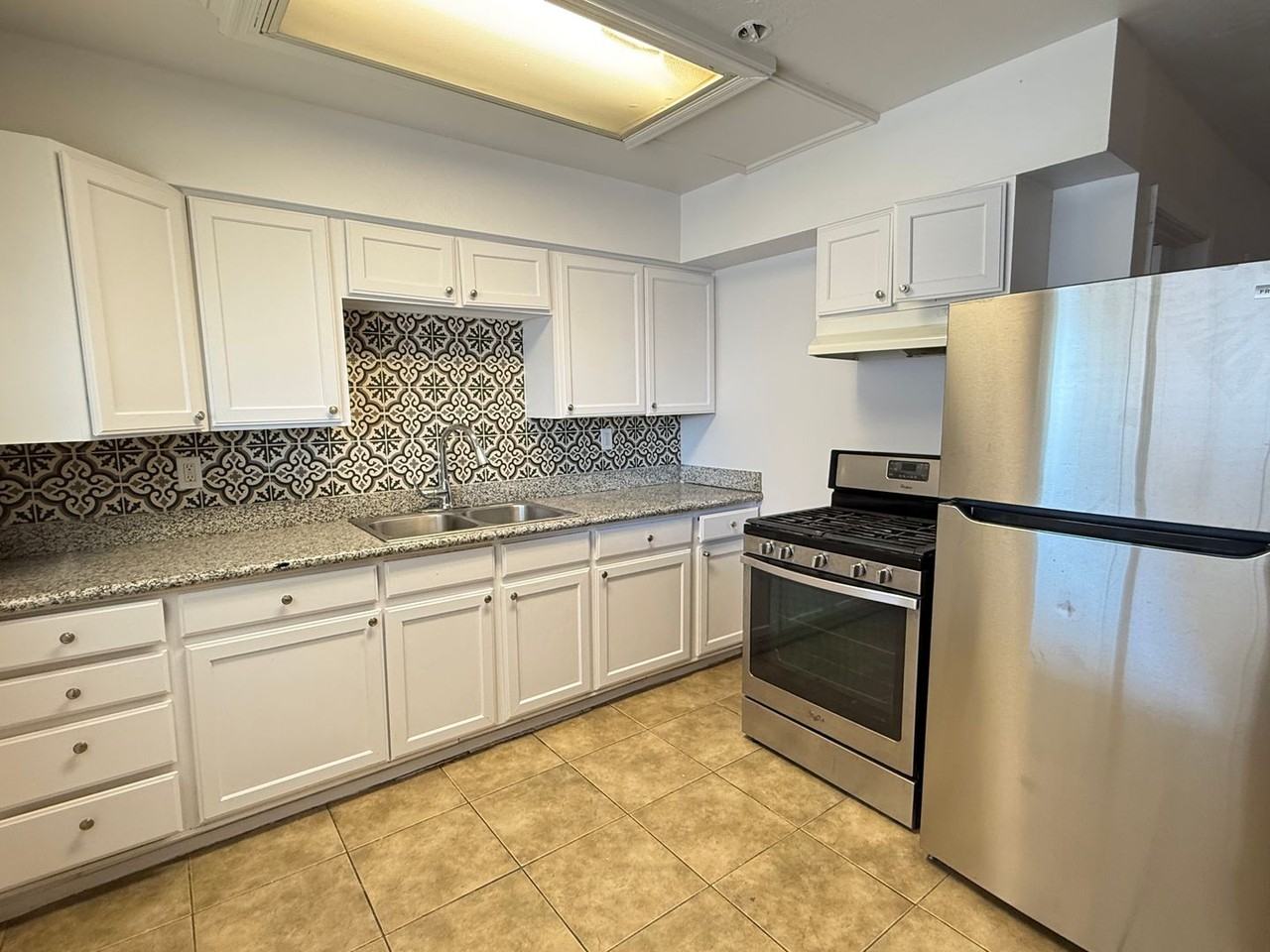 13913 N Palm St #12 - Photo 4 of 10