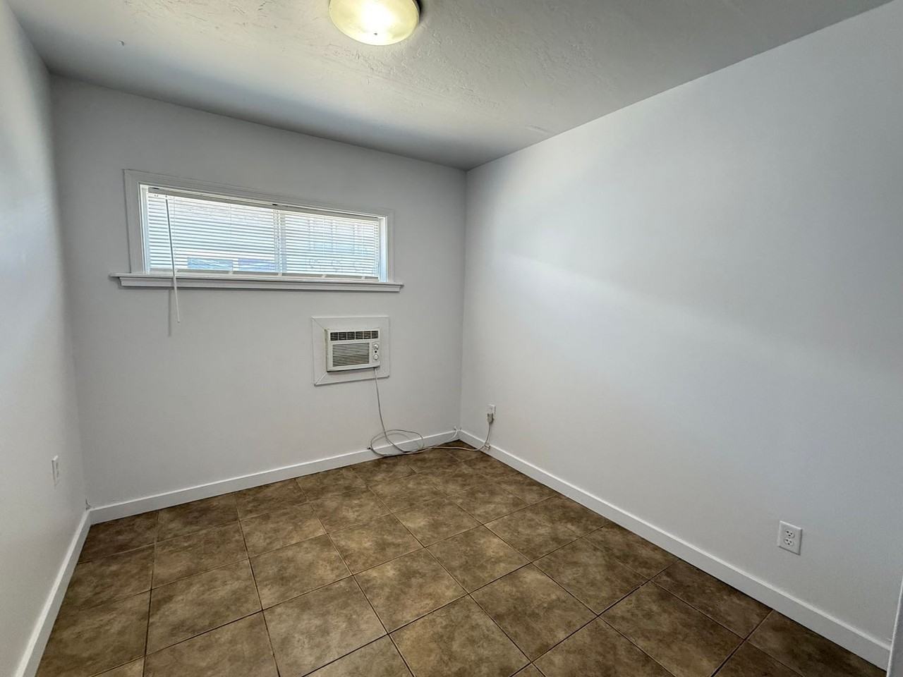 13913 N Palm St #12 - Photo 7 of 10