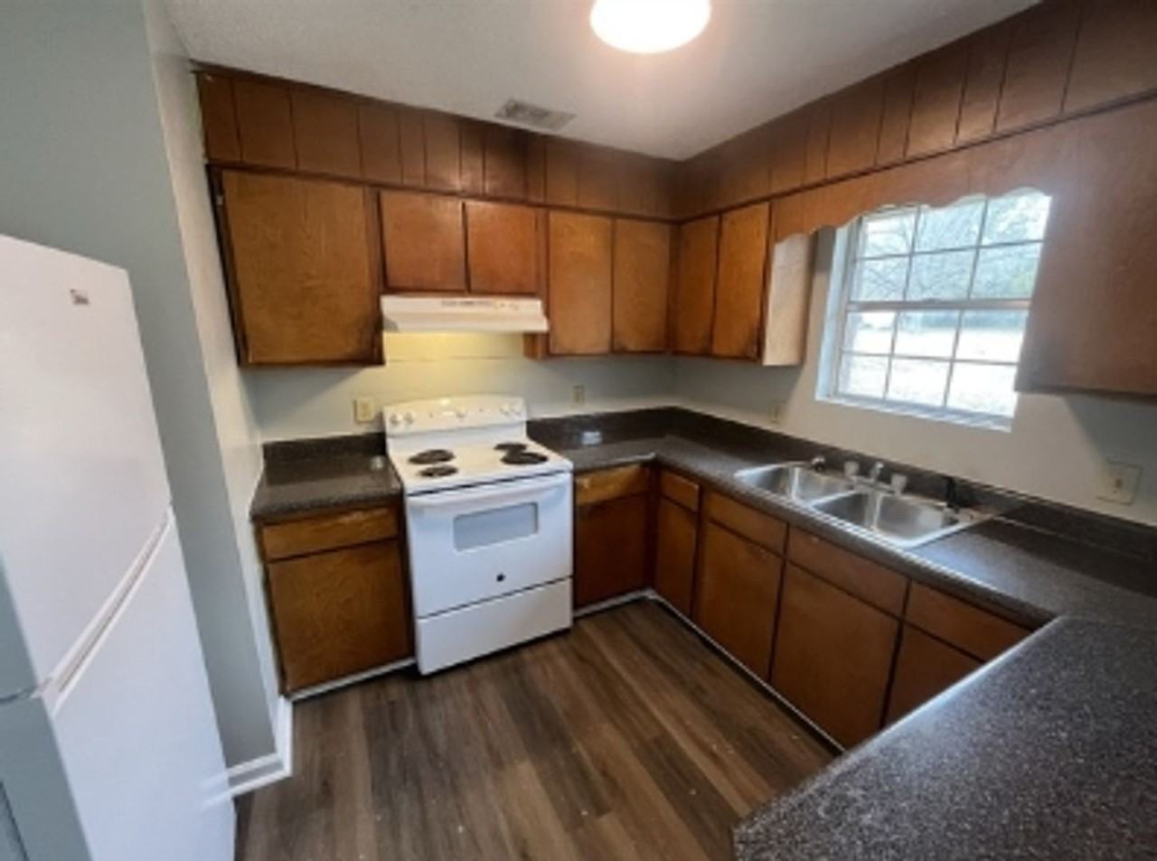 10 Gussie Ave - Photo 2 of 8