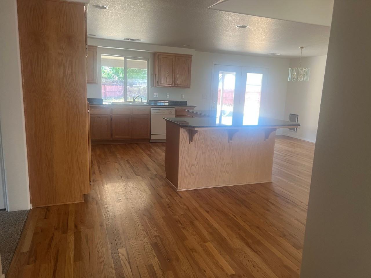 1460 Oxford Park Dr - Photo 5 of 23