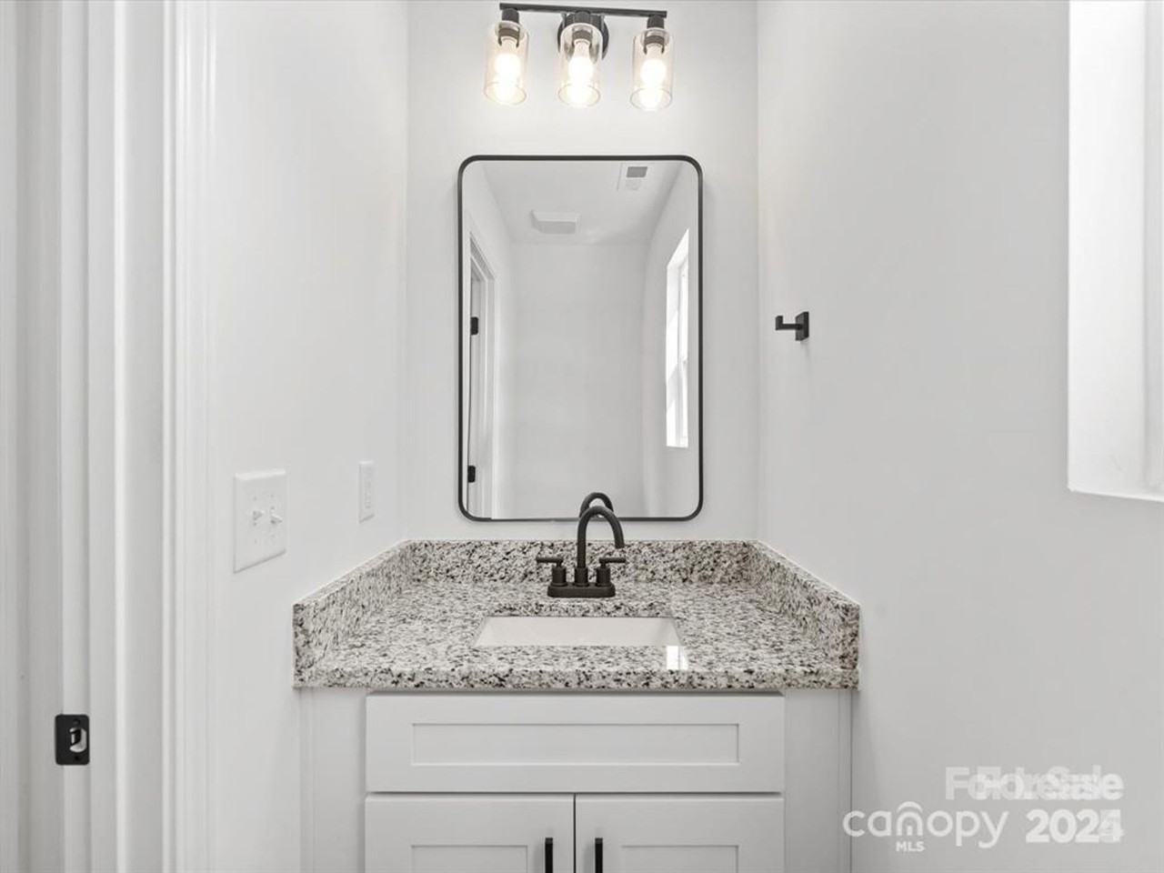 3799 Herman Sipe Rd - Photo 4 of 11