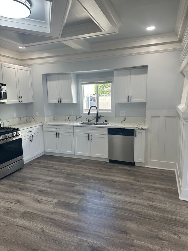 217 W 43rd St - Photo 4 of 29