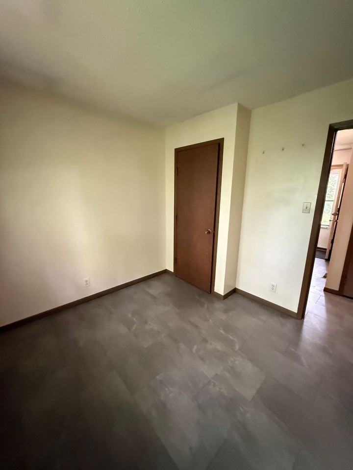 727 Westridge Rd - Photo 3 of 10