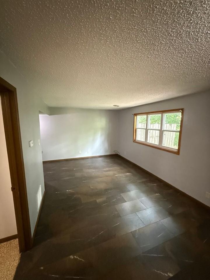 727 Westridge Rd - Photo 6 of 10