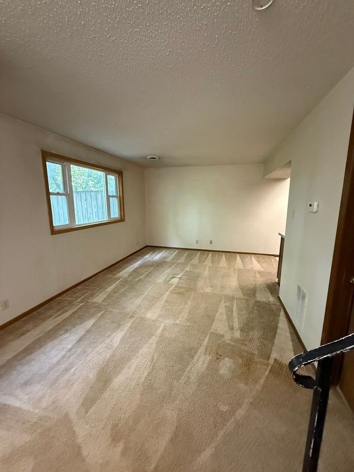 729 Westridge Rd - Photo 6 of 8