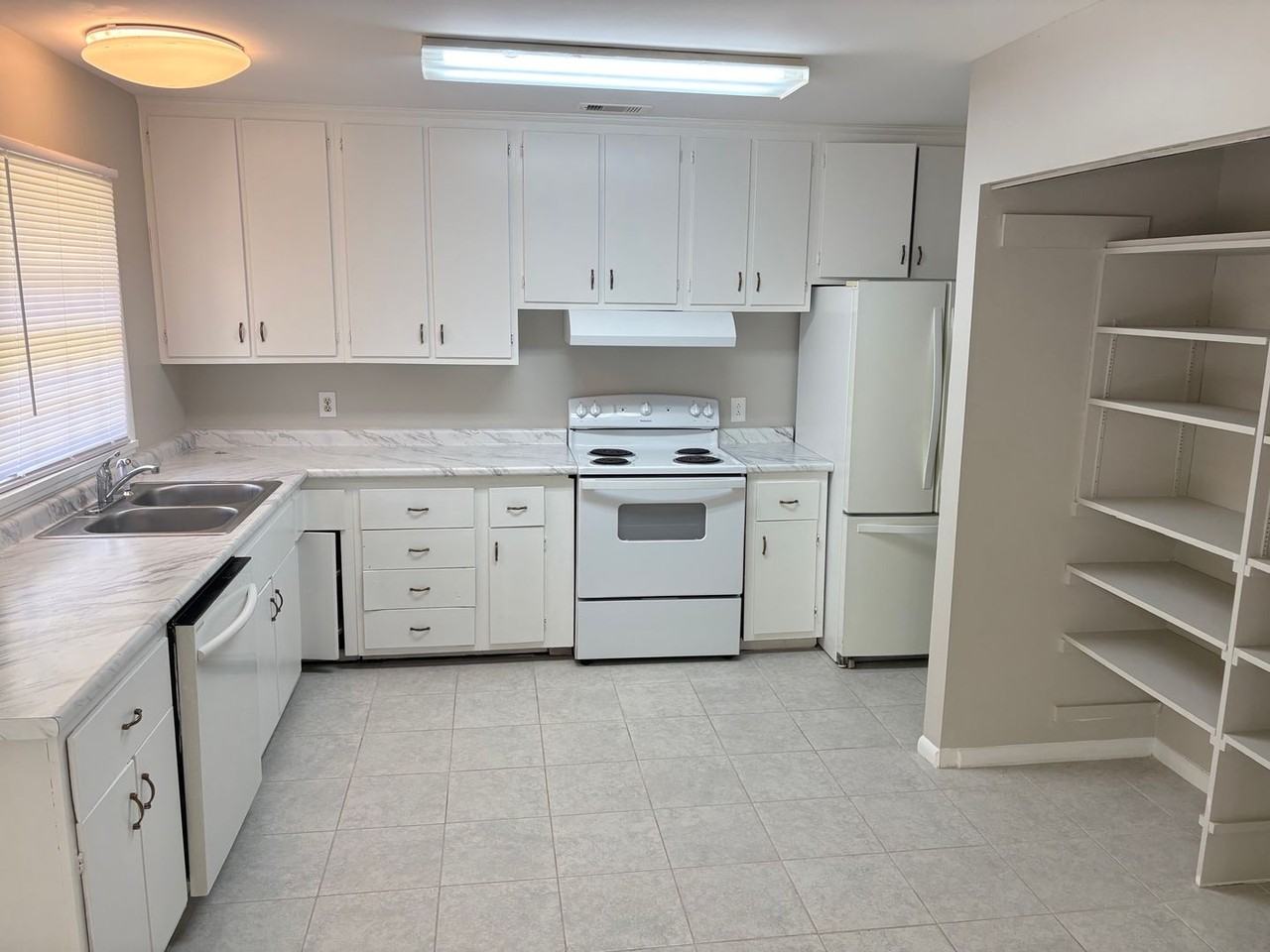 104 Herty Dr - Photo 2 of 9