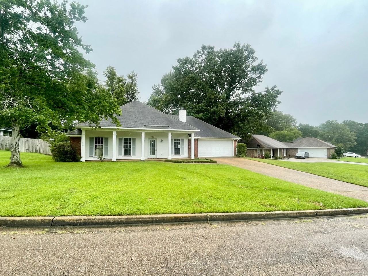116 Whitewood Ln - Photo 3 of 3