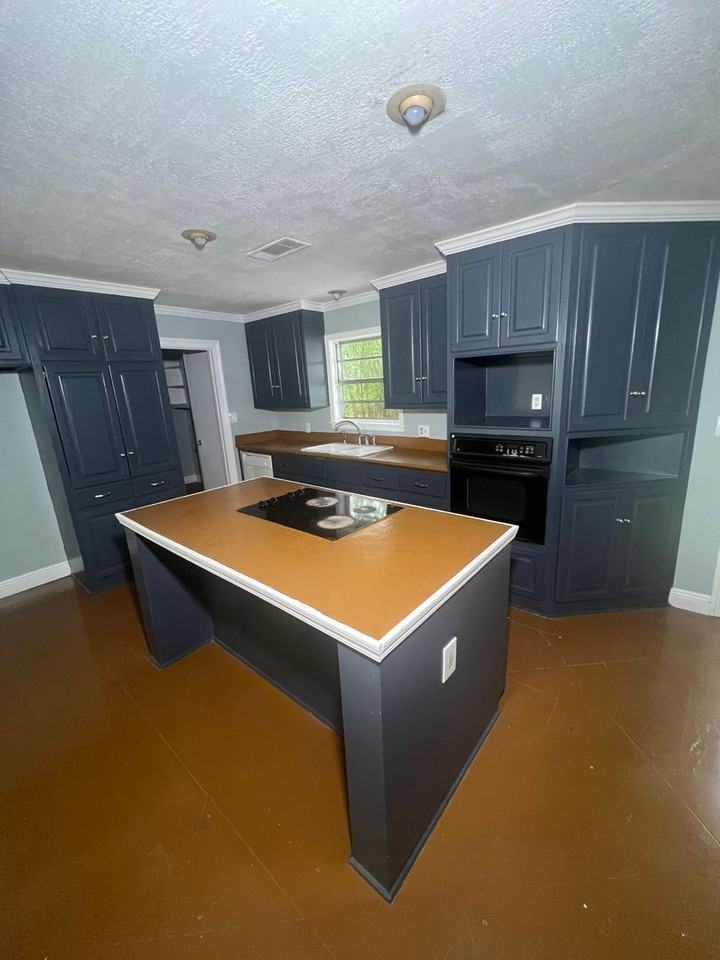 1222 Deerfield Ln - Photo 4 of 19