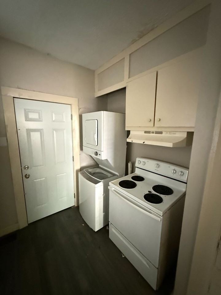 3808 Northview Dr - Photo 4 of 8