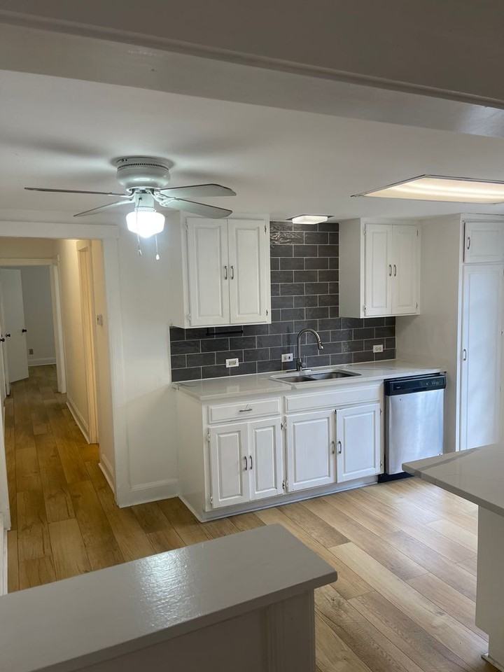 202 S Willomet Ave - Photo 3 of 12