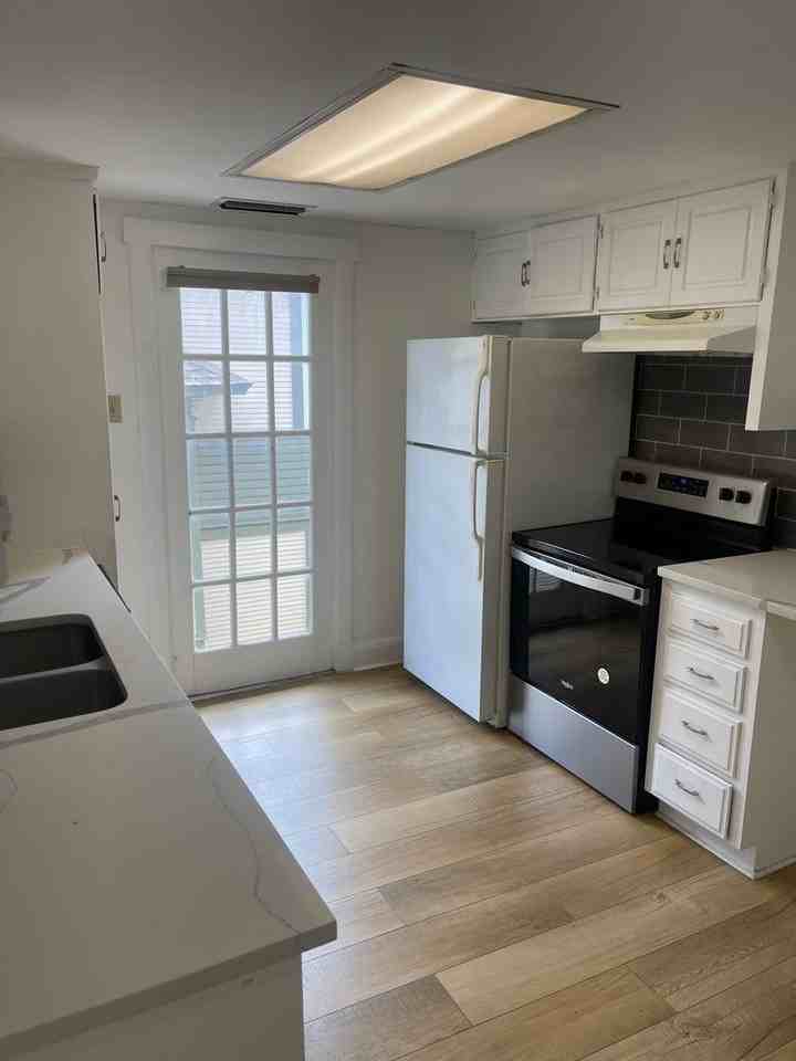202 S Willomet Ave - Photo 7 of 12